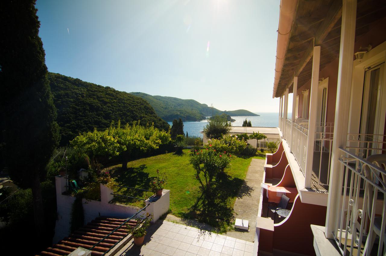 Noufaro * Paleokastritsa
